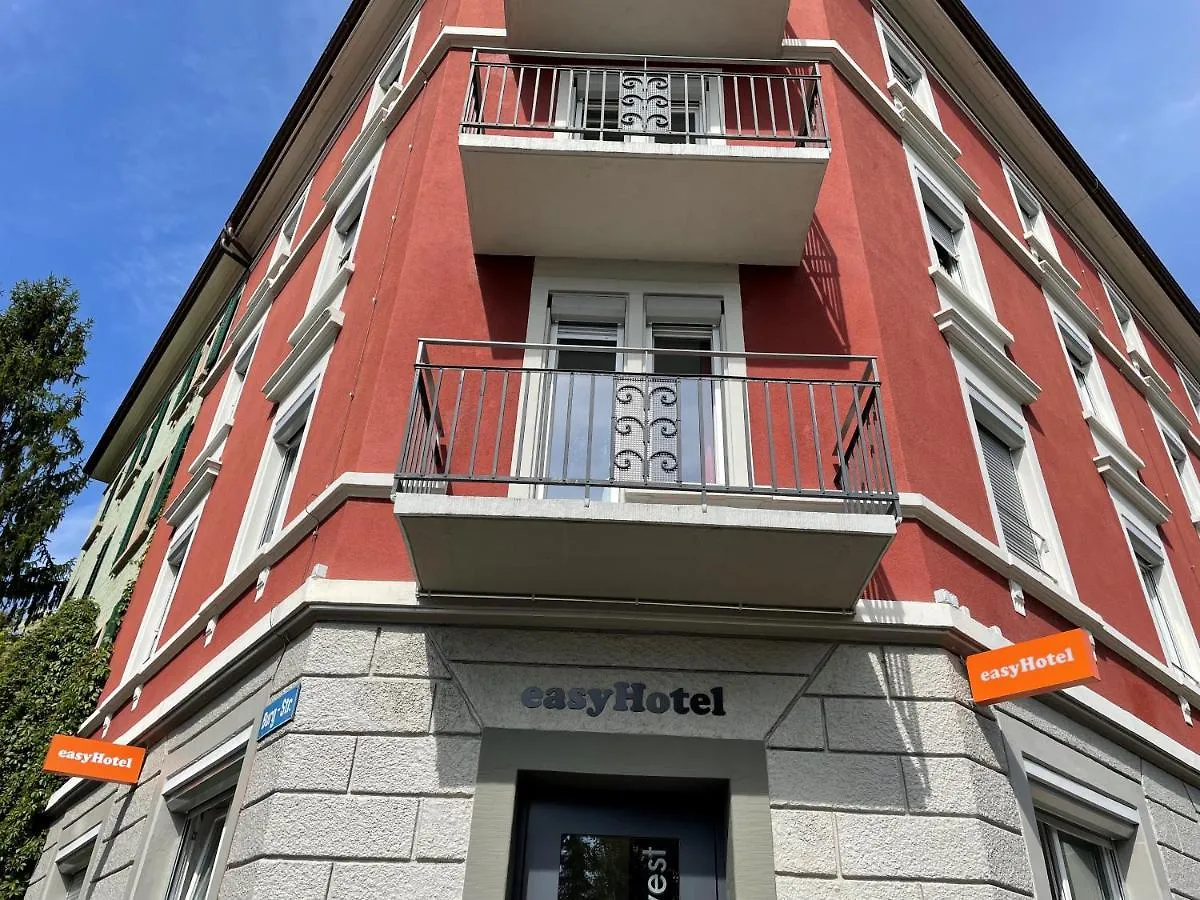 מלון Easyhotel Zuerich West