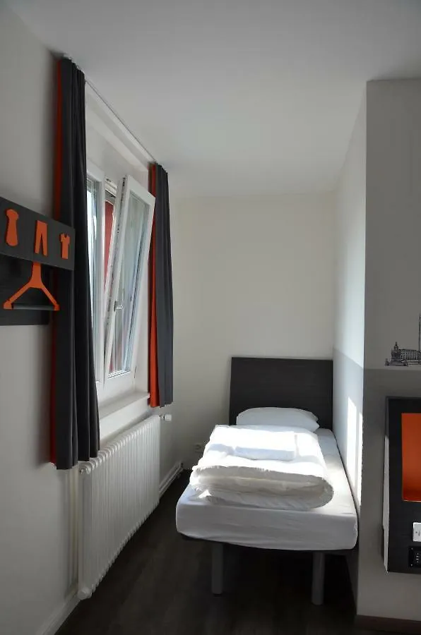 Easyhotel Zuerich West ציריך